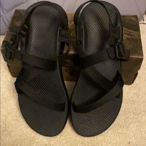 VGUC Black Chacos Women’s Size 11